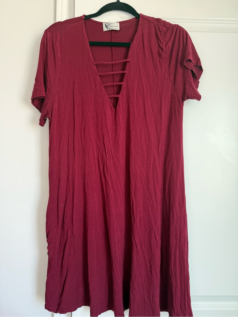Short Sleeve V-Neck Ladder Detail Tunic - Burgundy